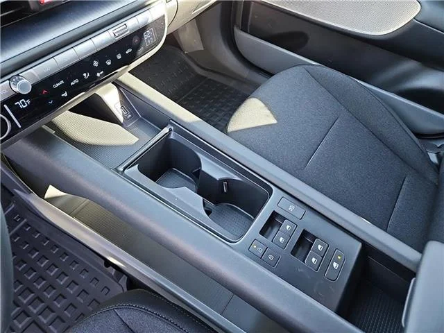 New 2025 Serenity White Hyundai SE image 20