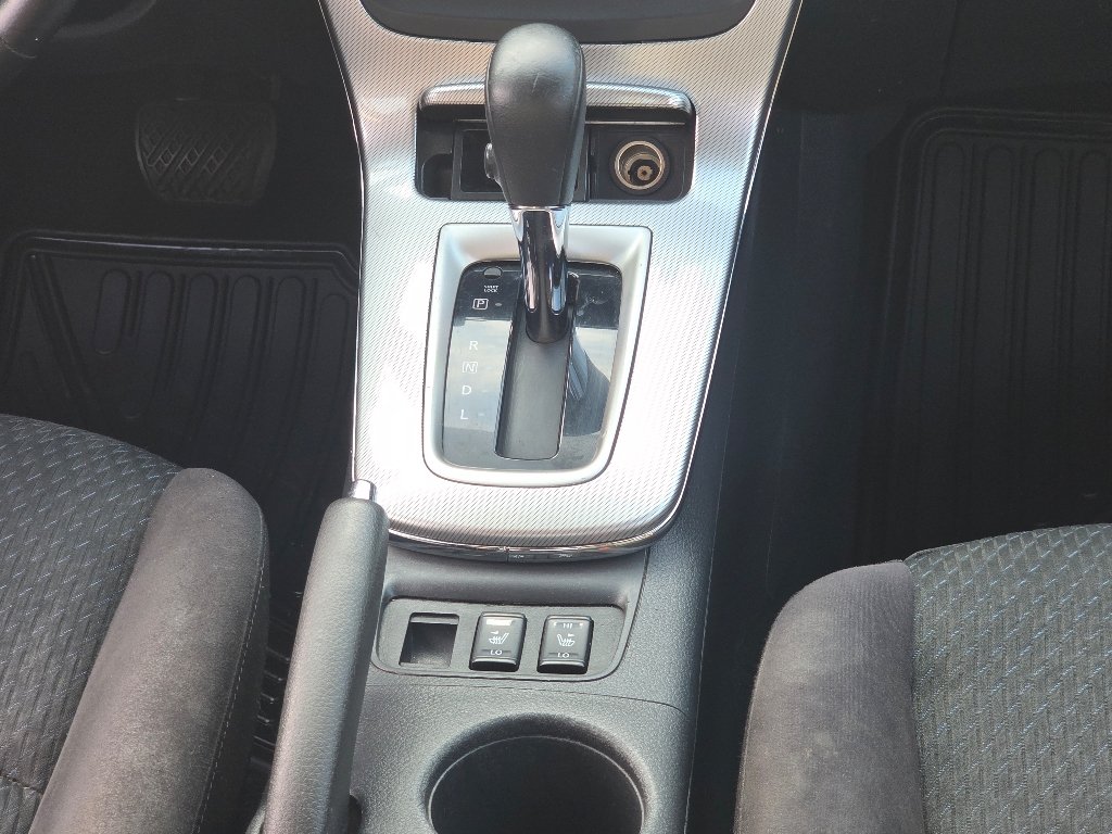 Used 2015 Super Black Nissan SR image 25
