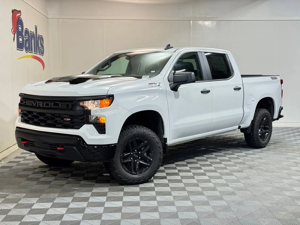 New 2026 Summit White Chevrolet Custom Trail Boss image 2