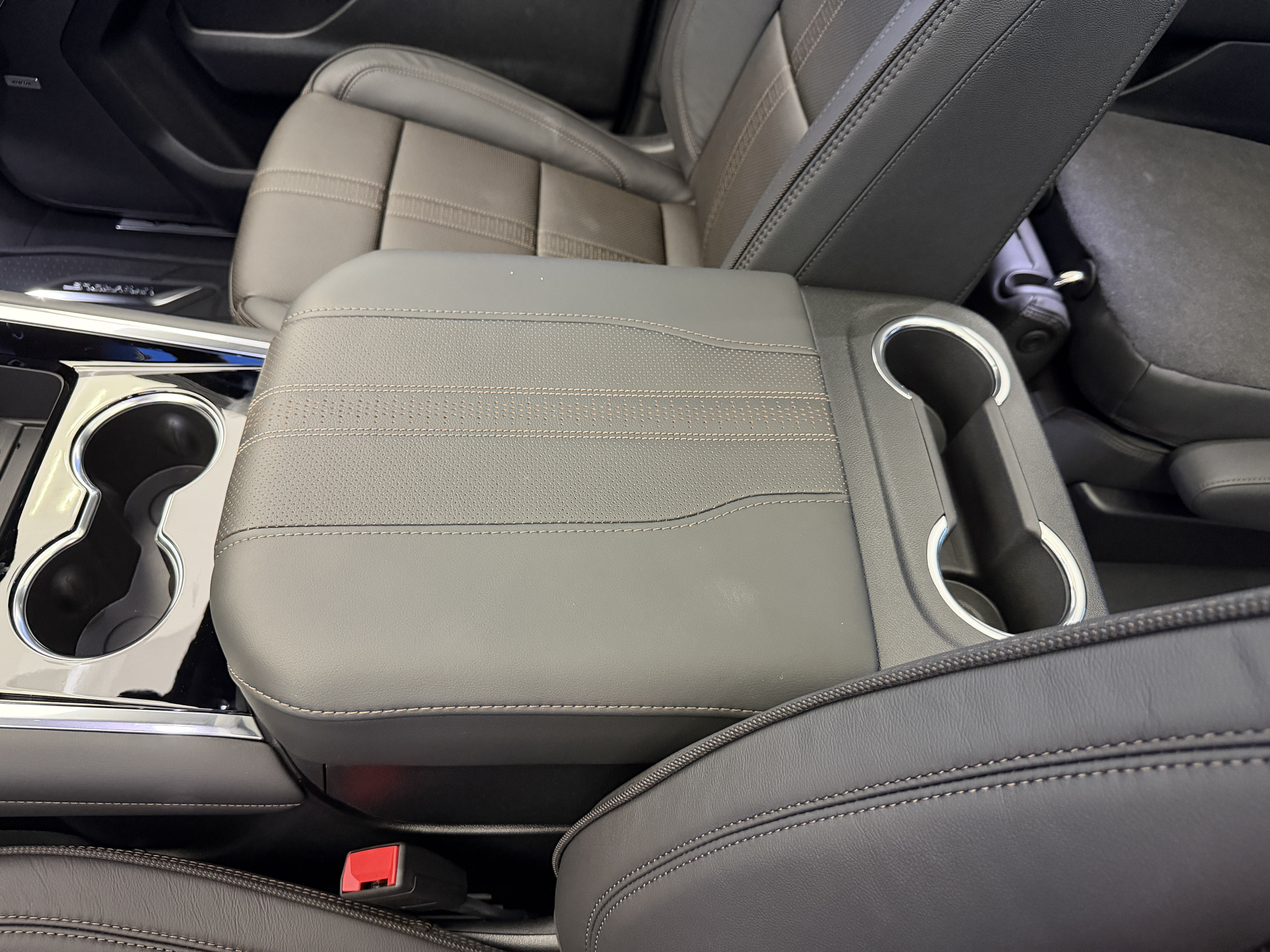 2026 Chevrolet Suburban High Country - Photo 26