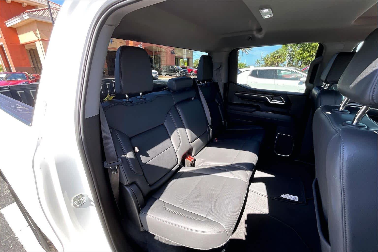 2025 GMC Sierra 1500 SLT - Photo 26