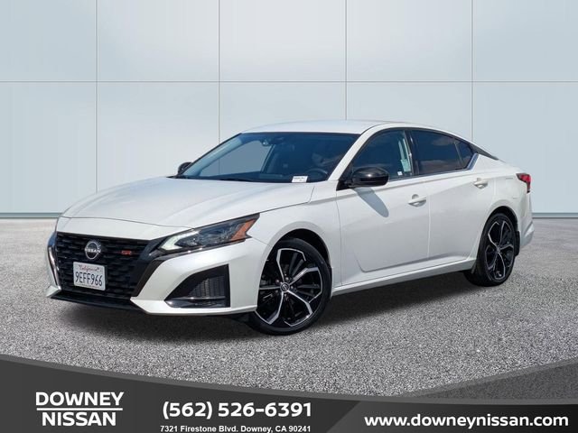 Used 2023 Pearl White Nissan 2.5 SR image 1