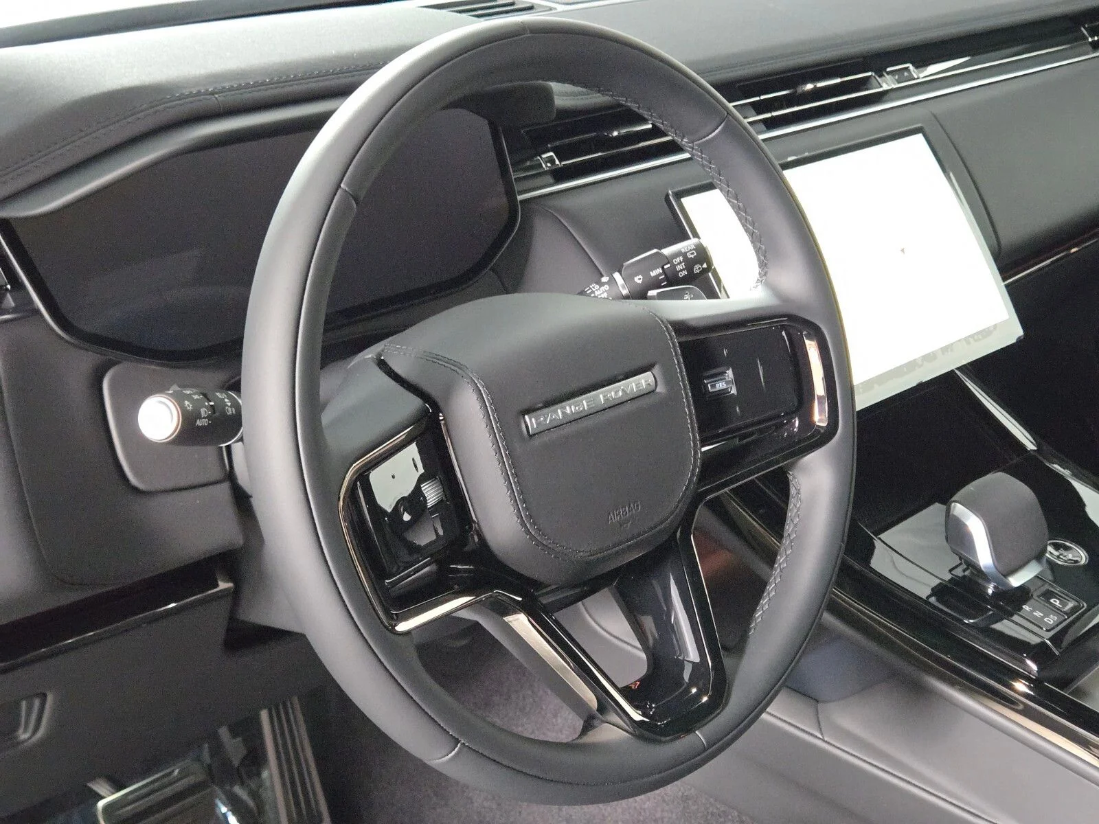 New 2026 Borasco Grey Land Rover Dynamic SE image 23