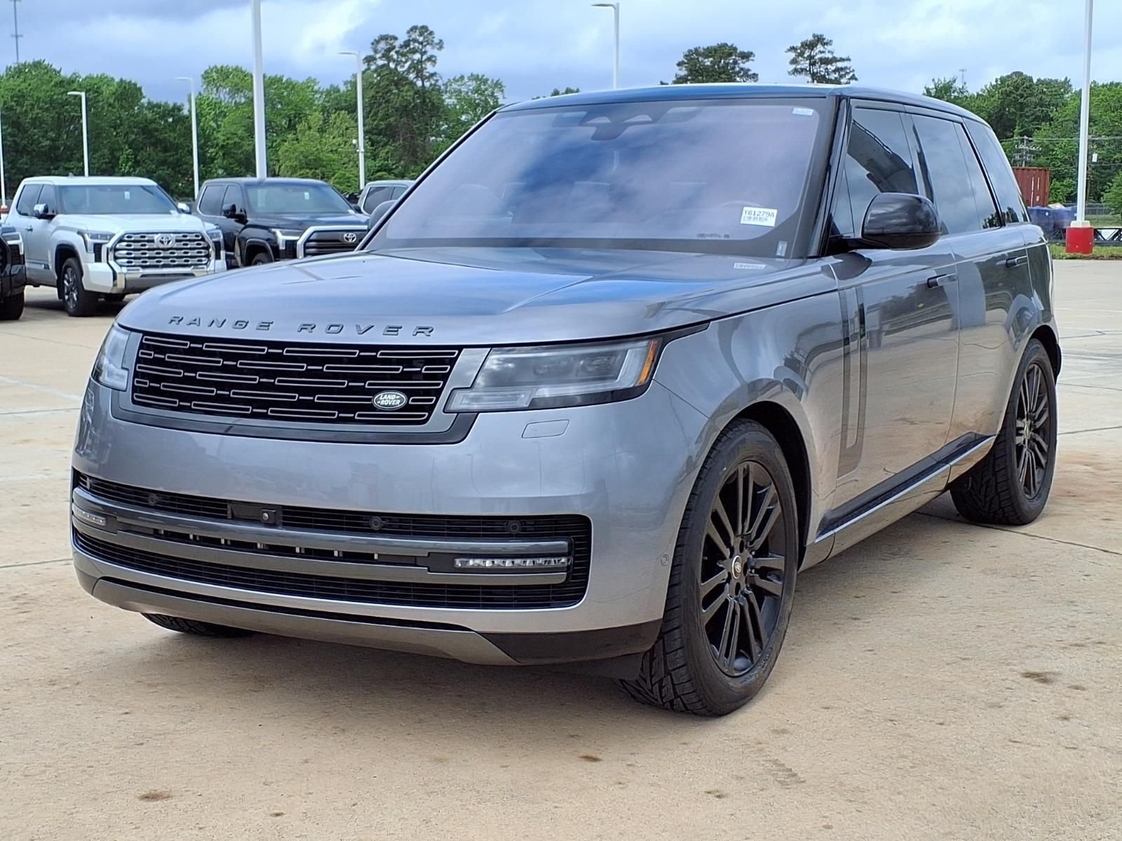 Used 2023 Eiger Gray Metallic Land Rover SE image 3