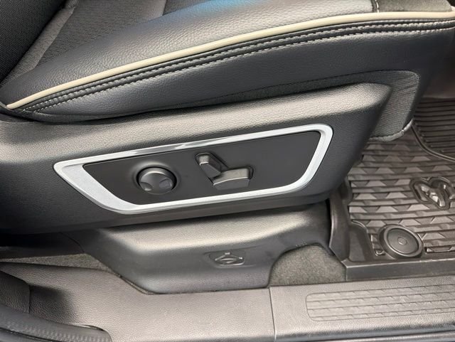 Used 2023 Blue Ram Laramie image 11