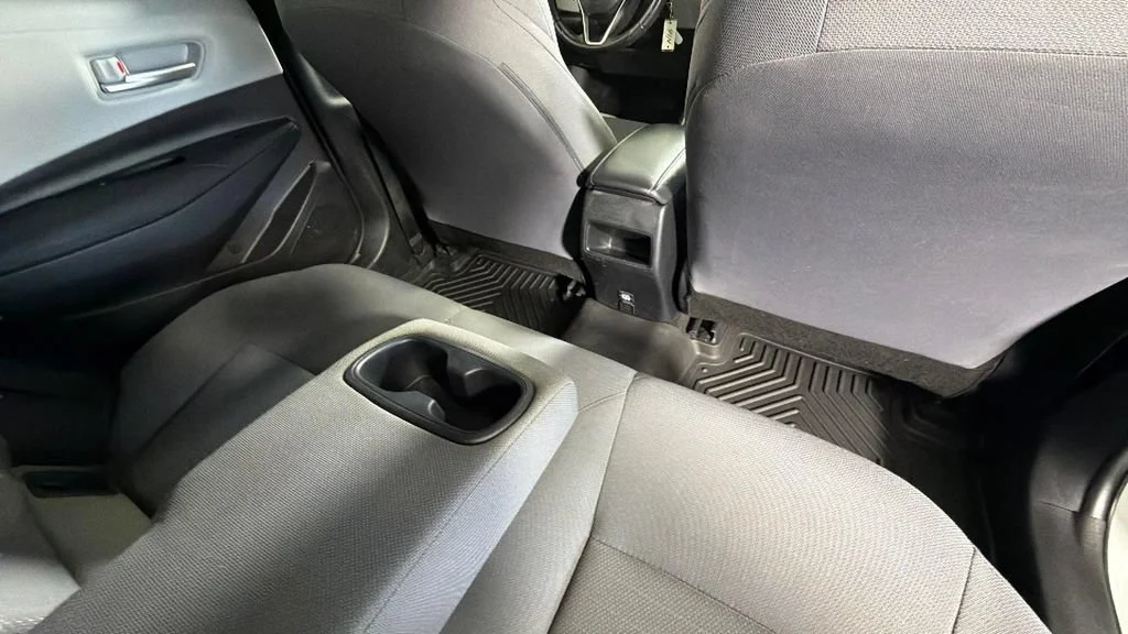 Used 2022 Off-white Toyota SE image 28