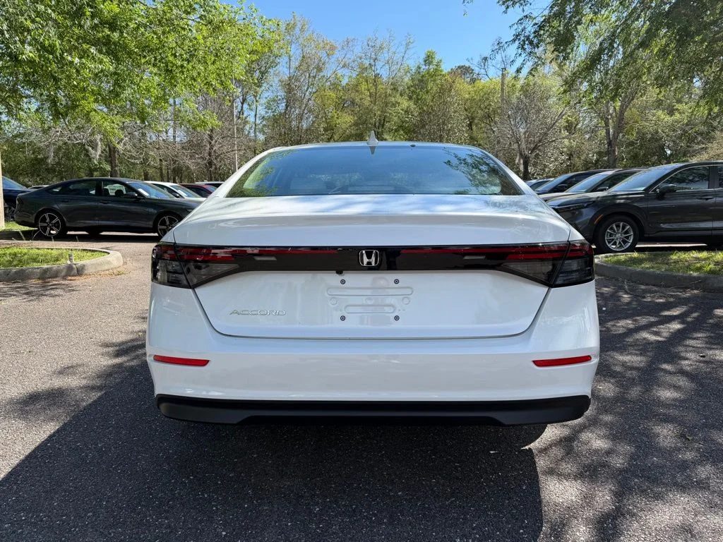 New 2026 Platinum White Pearl Honda LX image 5