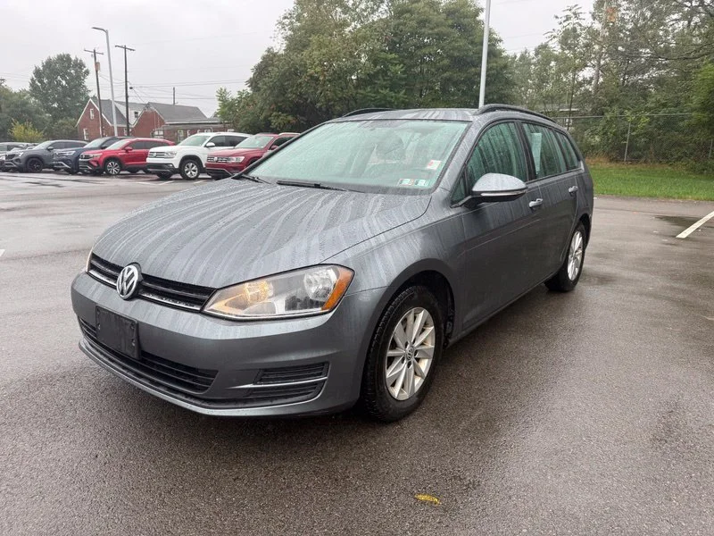 Used 2015  Volkswagen S image 2