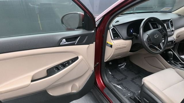 Used 2016 Red Hyundai Sport image 17