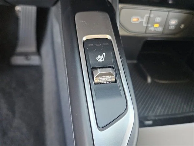 2025 Kia Sorento S - Photo 20