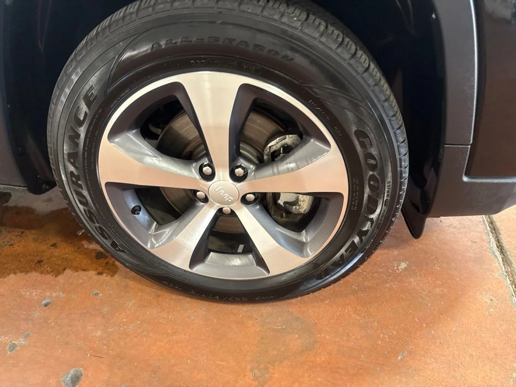 Used 2021 Black Jeep Limited image 9