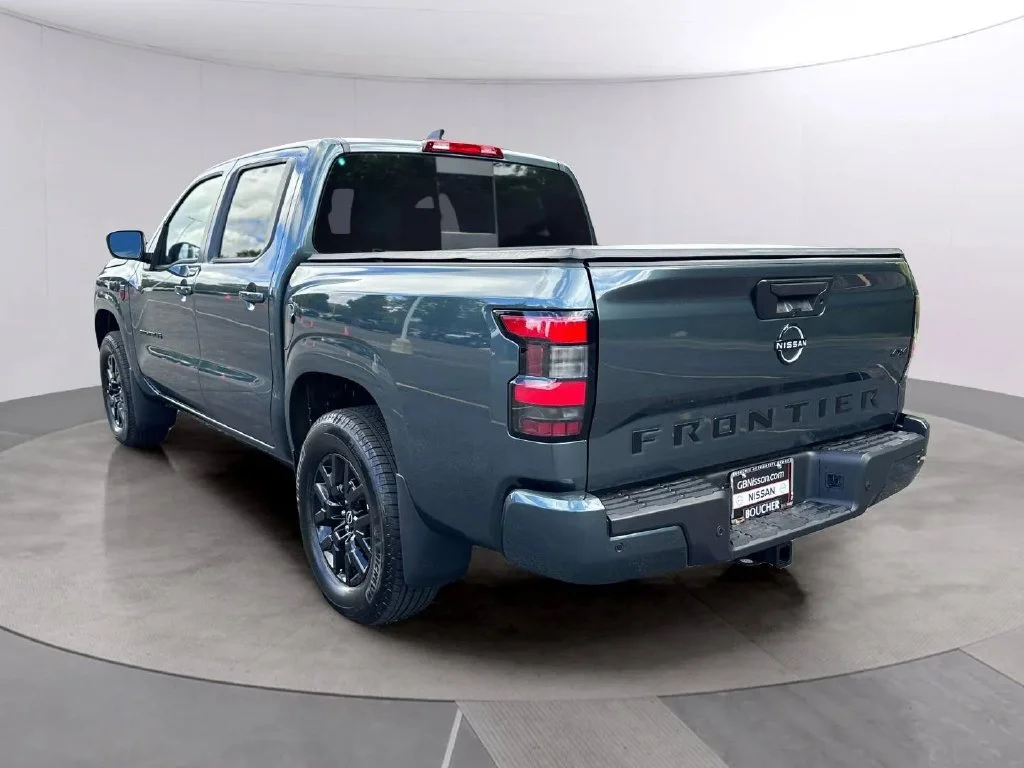 New 2027 Alpine Metallic Nissan Crew Cab SV image 5