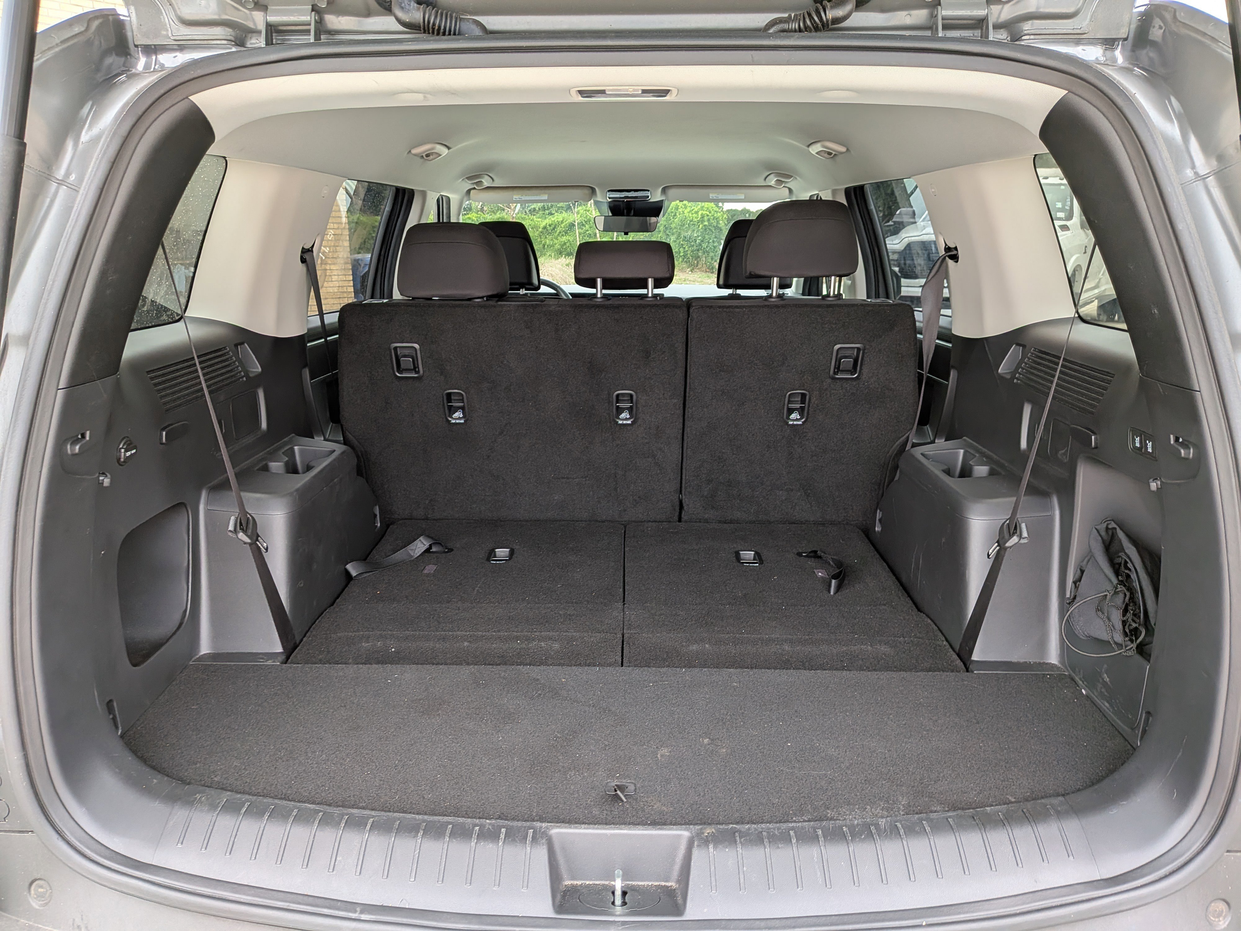 Used 2025 Hampton Gray Hyundai SE image 7