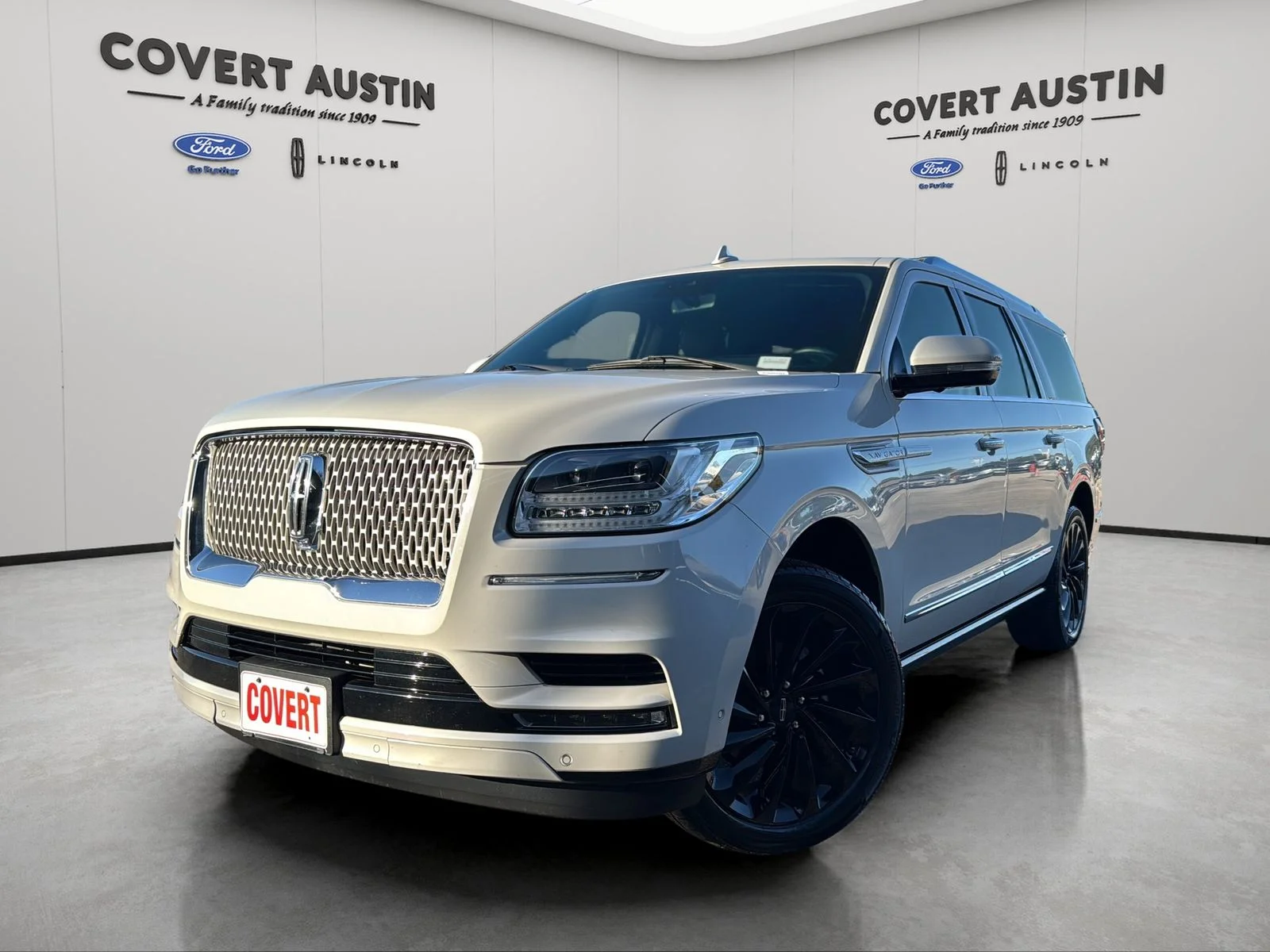 Used 2021 White Lincoln Reserve image 1