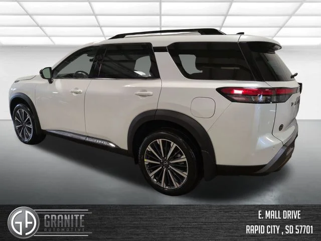 New 2026 Everest White Pearl TriCoat Nissan Platinum image 4