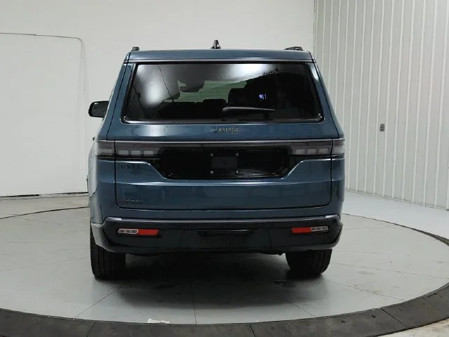 New 2026 Steel Blue Exterior Paint Jeep Limited Reserve image 7