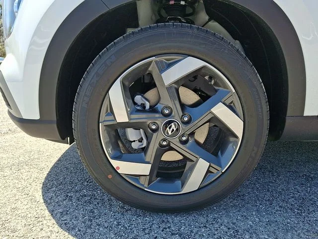 New 2026 White Hyundai SEL image 18