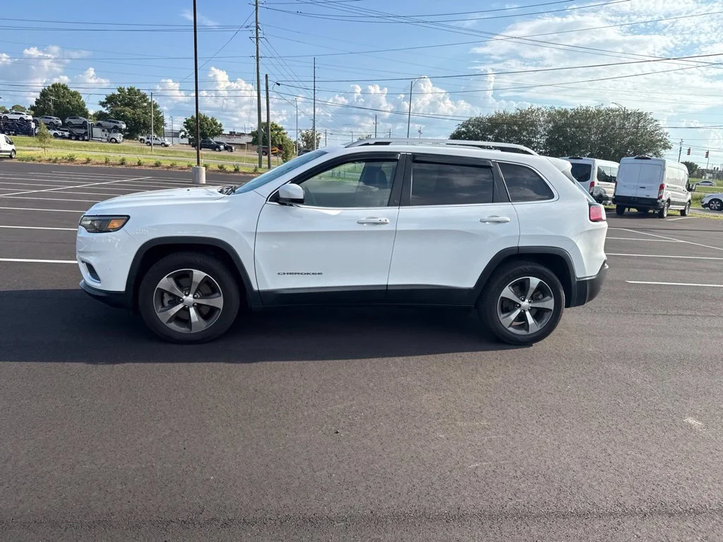 Used 2019 White Jeep Limited image 8