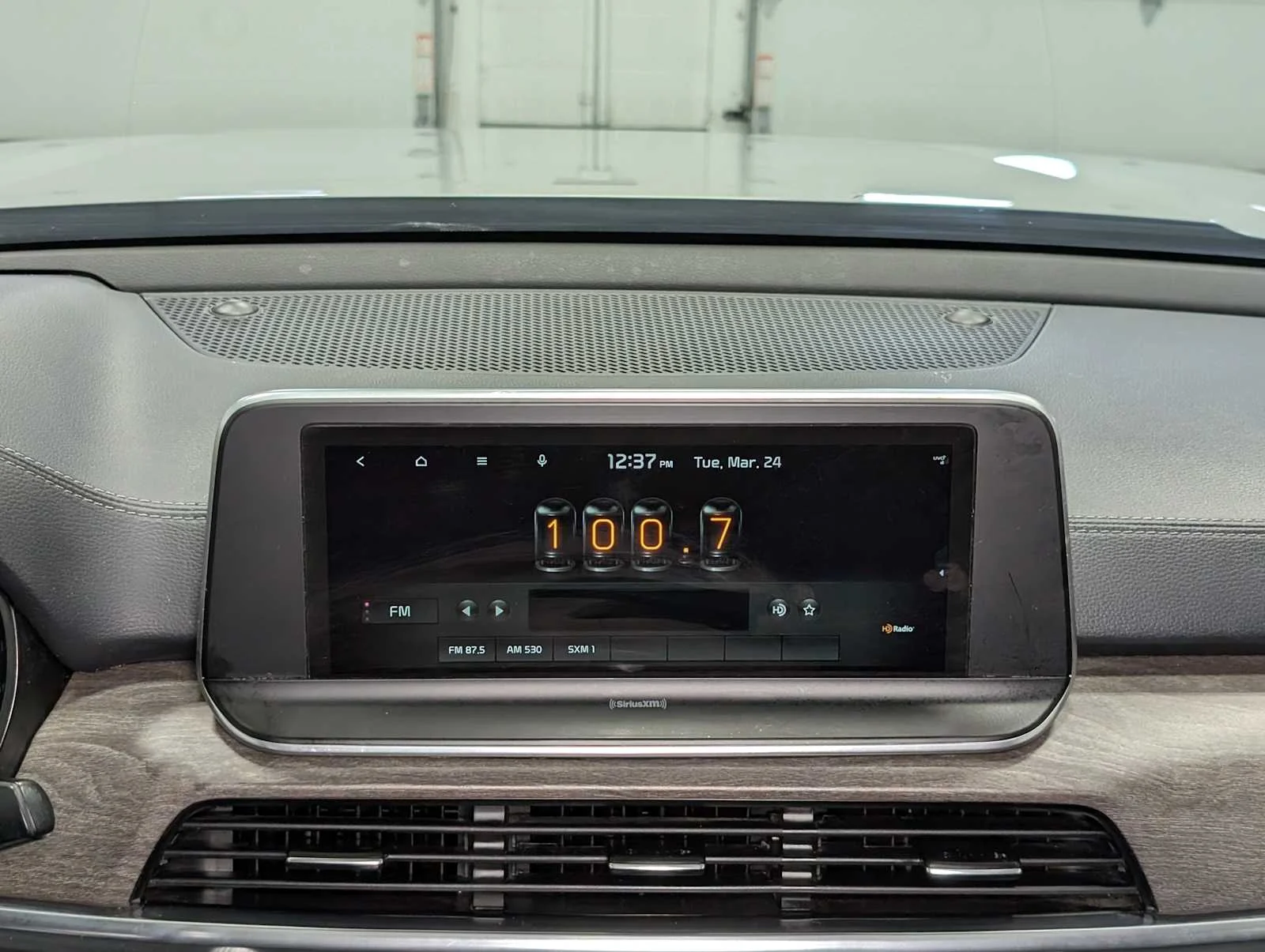 Used 2022 Wolf Gray Kia EX image 16