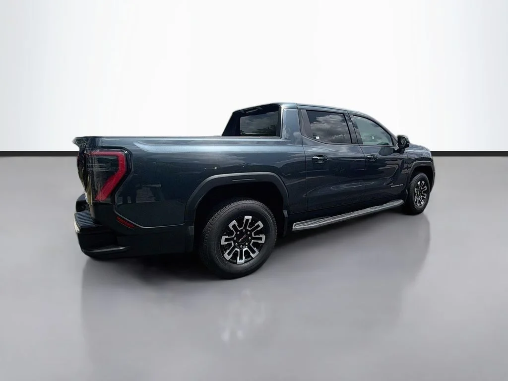 Used 2026 Ocean GMC Elevation image 5