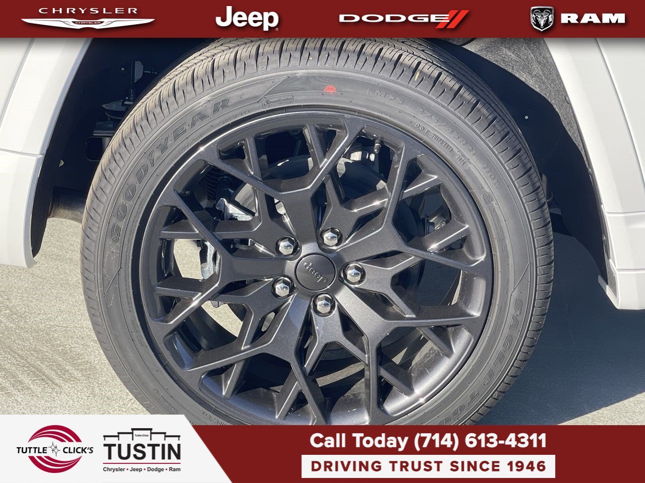 New 2026 Bright White Clear-Coat Exterior Paint Jeep Summit image 11