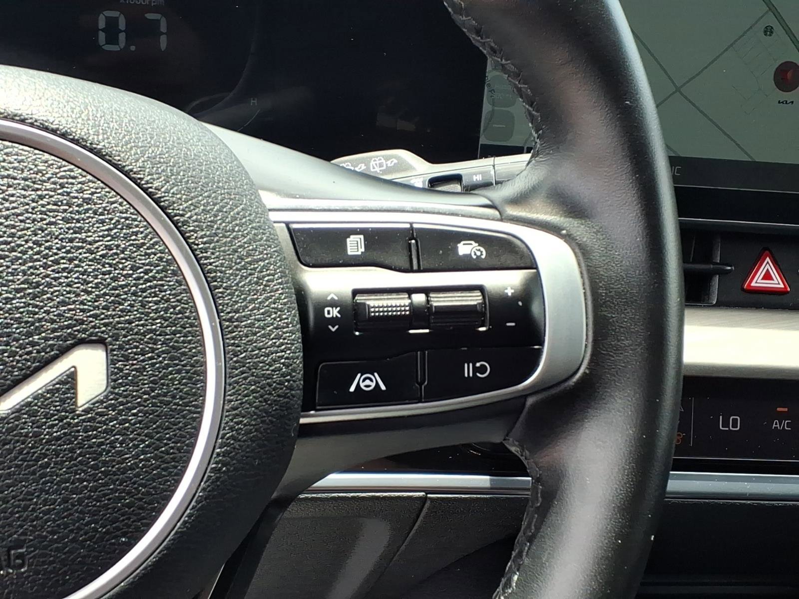 Used 2023 Glacial White Pearl Kia X-Line image 12
