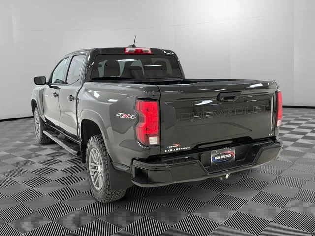 2024 Chevrolet Colorado LT - Photo 3