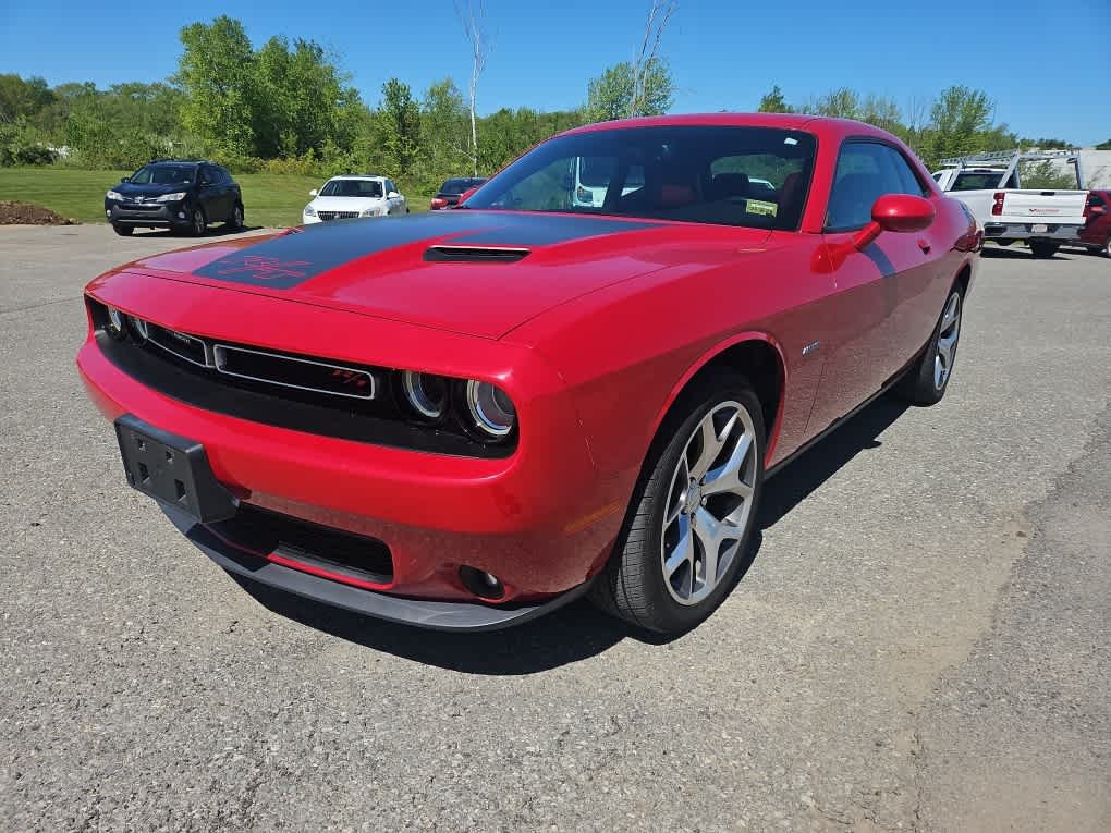 2016 Dodge Challenger R/T Plus's photo