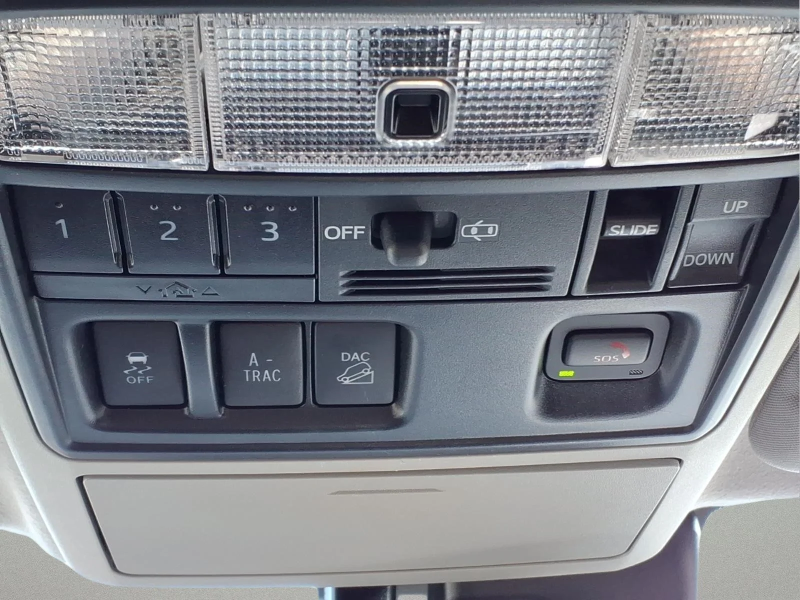Certified Used 2024  Toyota Limited image 17