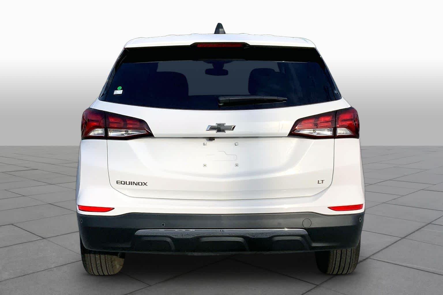 Used 2024 Summit White Chevrolet LT image 5