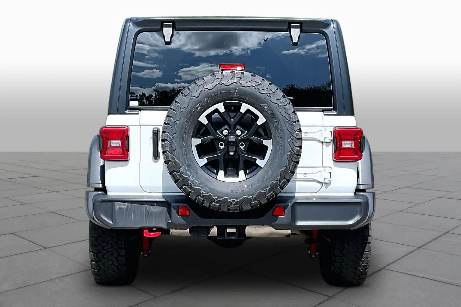 Certified Used 2025 Bright White Clearcoat Jeep Rubicon image 5