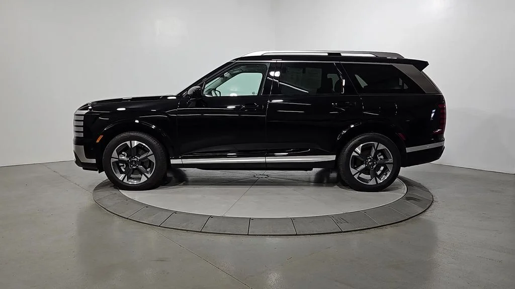 Used 2026 Black Hyundai Limited image 2