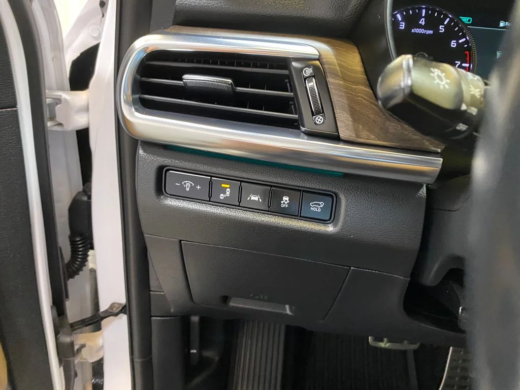 Used 2021 White Kia SX image 37