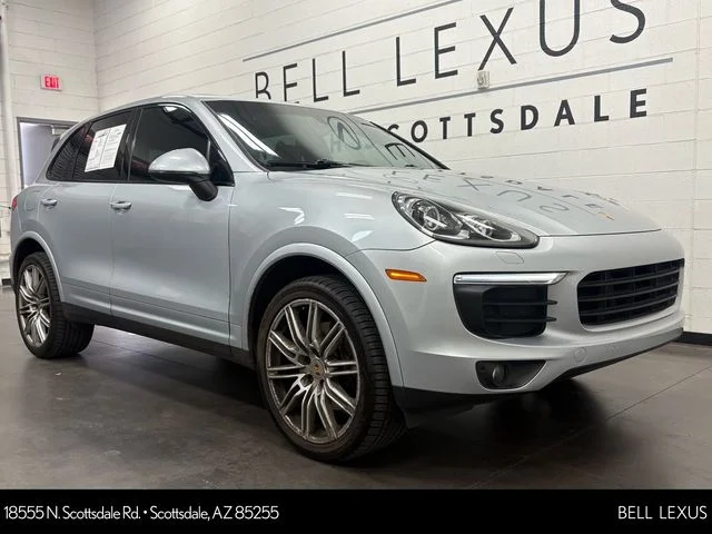 Used 2018  Porsche Base image 1