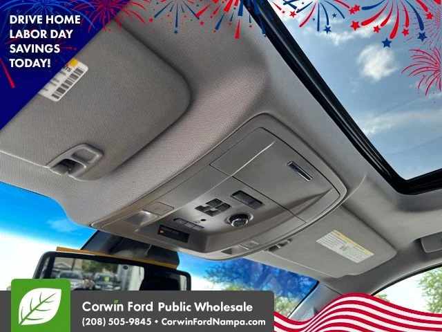 Used 2015 White Diamond Clearcoat Chevrolet  image 20