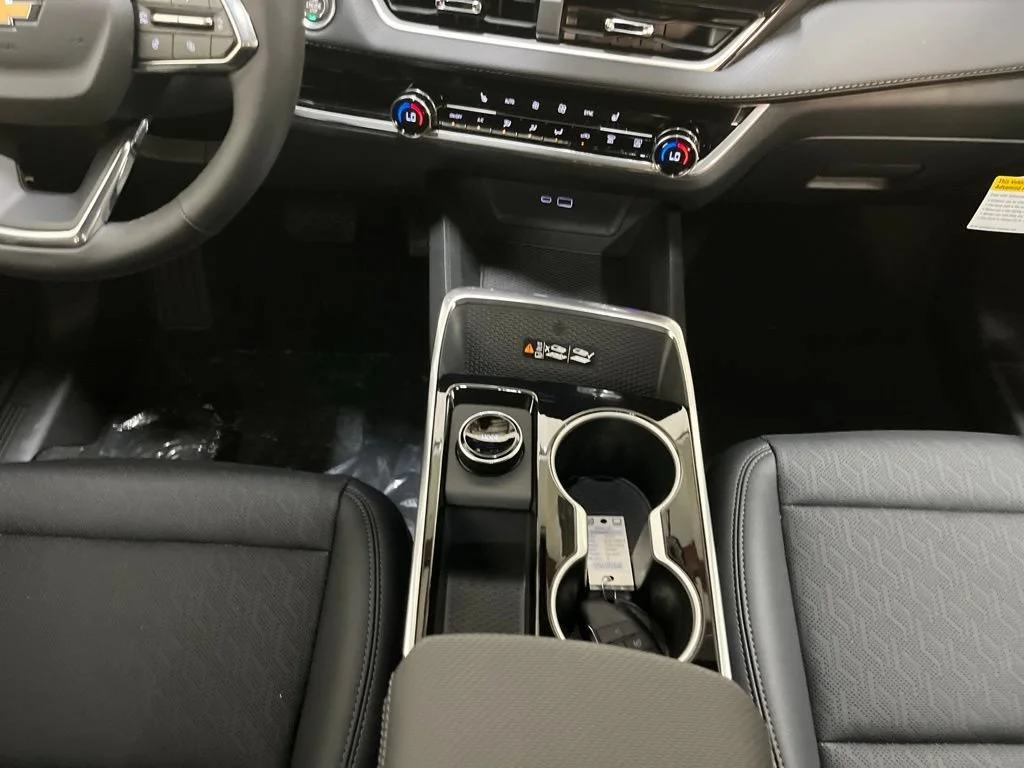 New 2027 Mosaic Black Metallic Chevrolet LT image 10