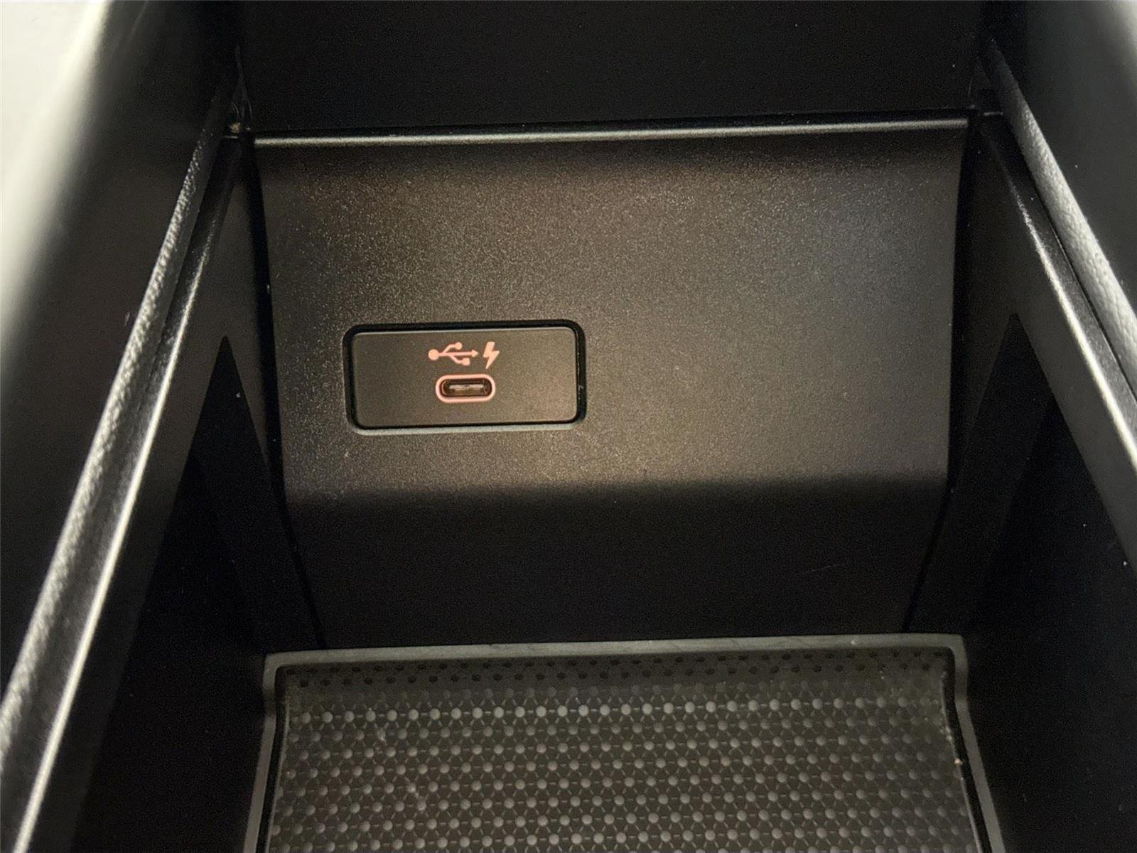Used 2019 Black Sapphire Metallic BMW xDrive40i image 35