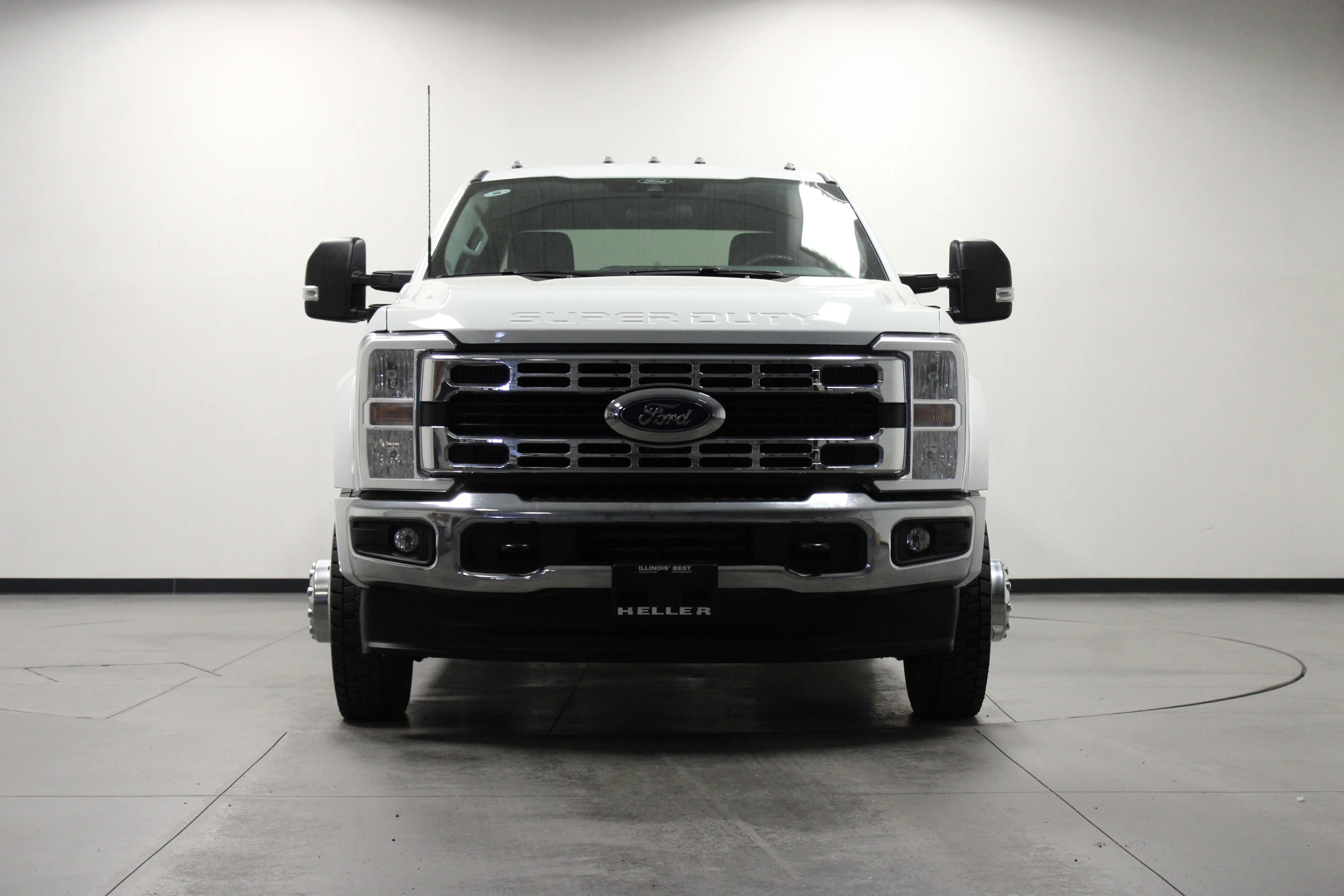Used 2026 Oxford White Ford XLT image 9