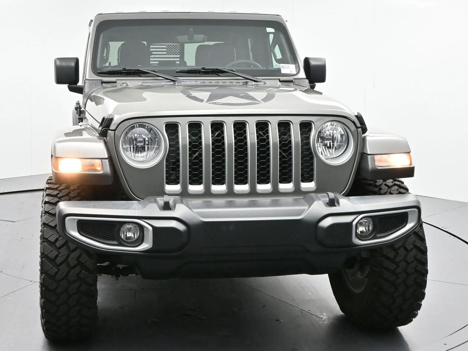 Used 2022 Sting-Gray Clearcoat Jeep Overland image 2