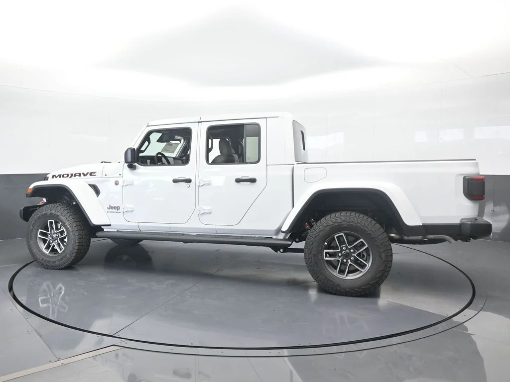 2026 Jeep Gladiator Mojave - Photo 3
