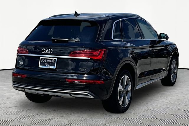 Used 2024  Audi 40 Premium Plus image 2