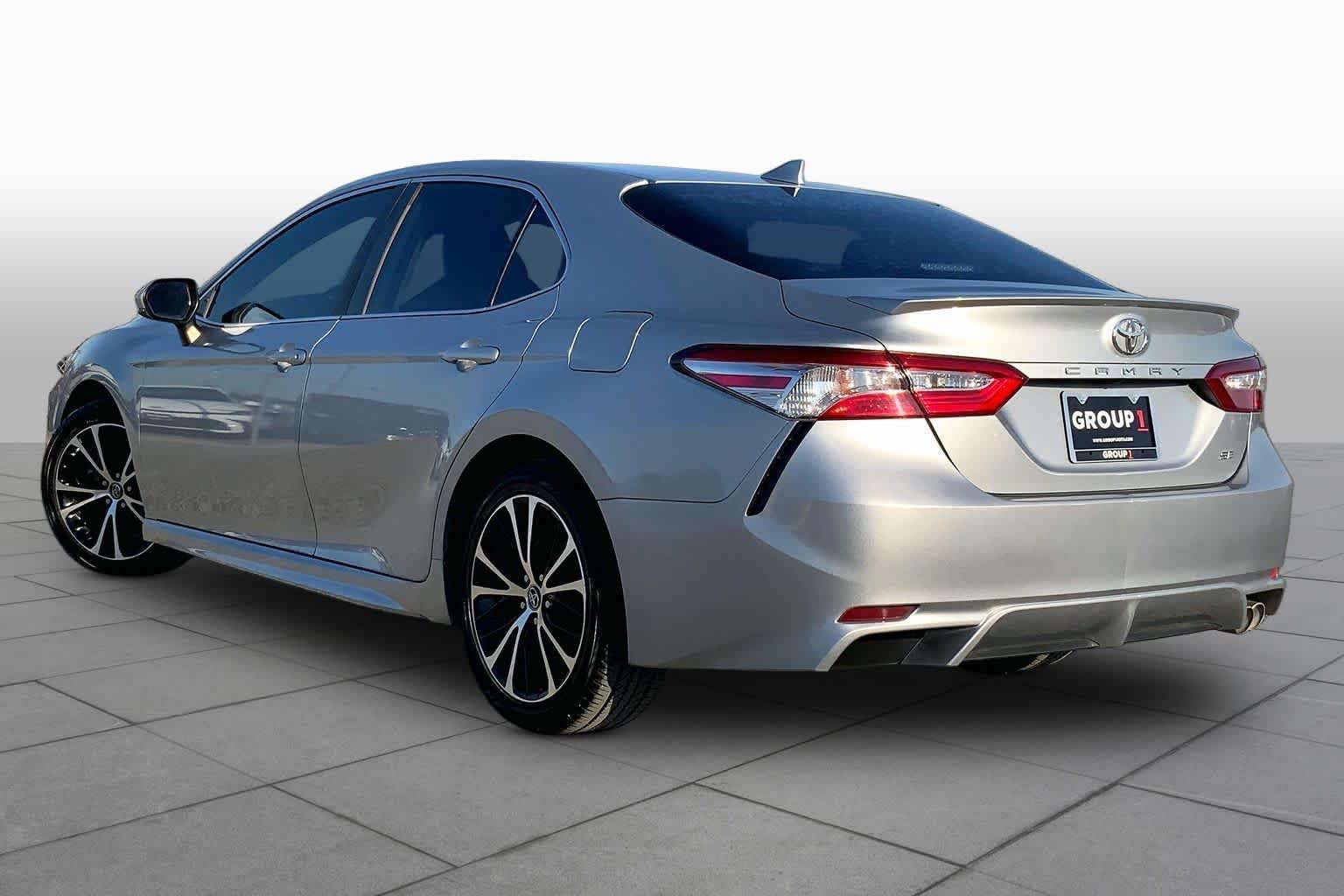 Used 2020 Celestial Silver Metallic Toyota SE image 13