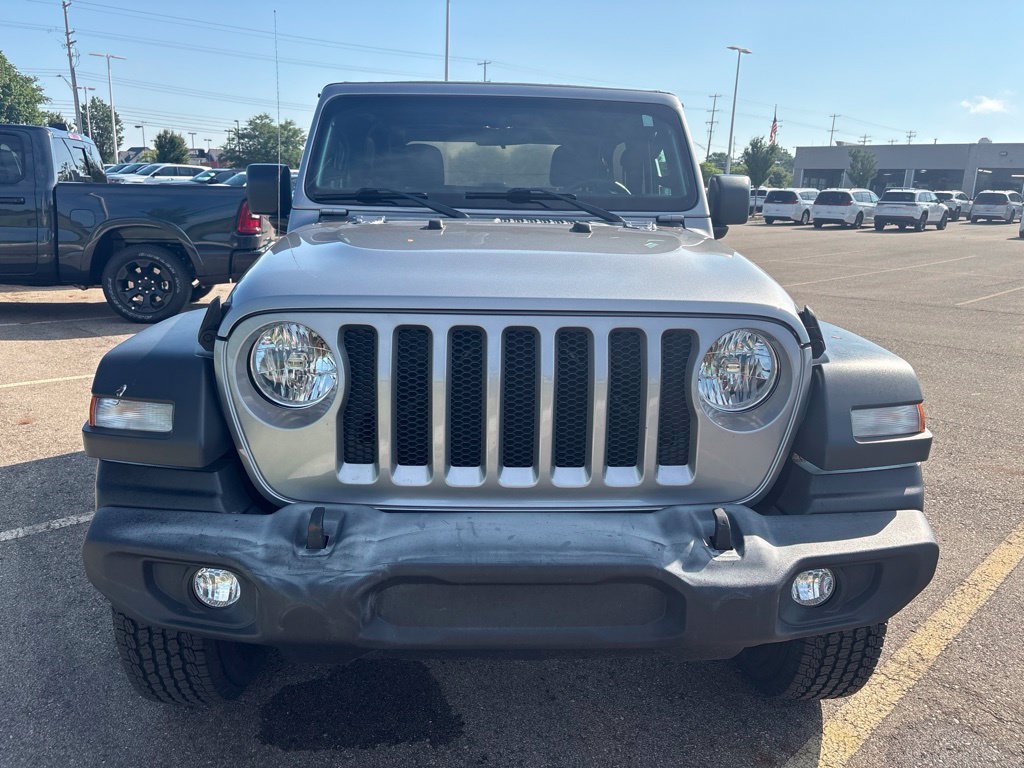 Used 2019 Silver Jeep Sport S image 10