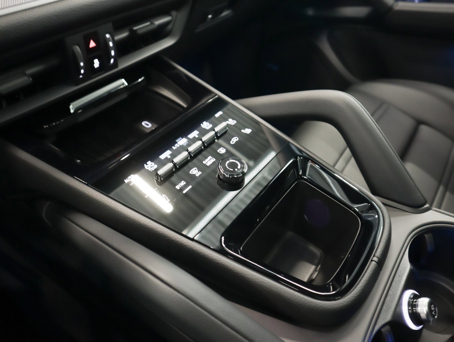 2026 Porsche Cayenne Coup E-Hybrid - Photo 16