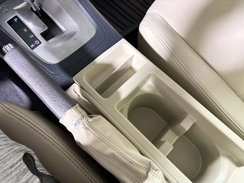 Used 2014 White Subaru 2.0i Limited image 15