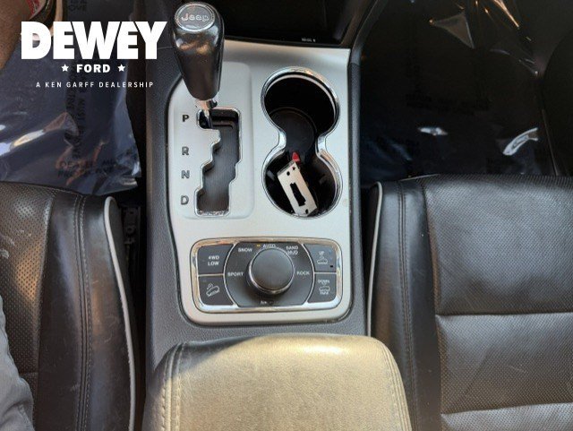 Used 2011 Mineral Gray Clearcoat Metallic Jeep Overland image 21