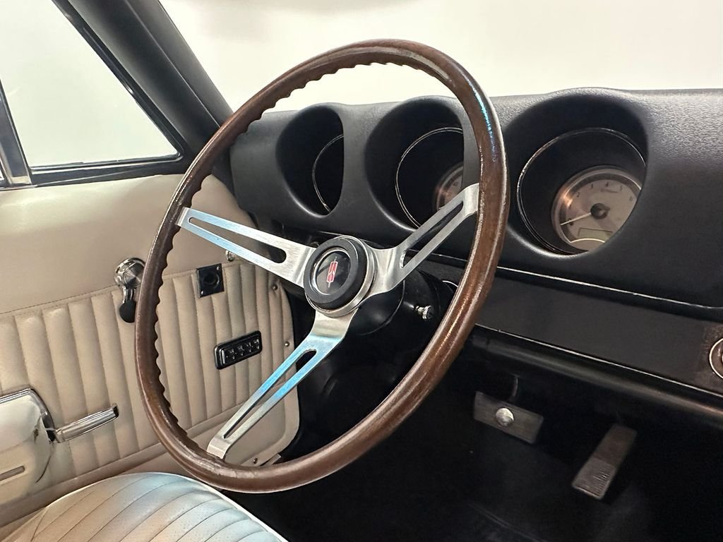 Used 1968 Red Oldsmobile Supreme image 63