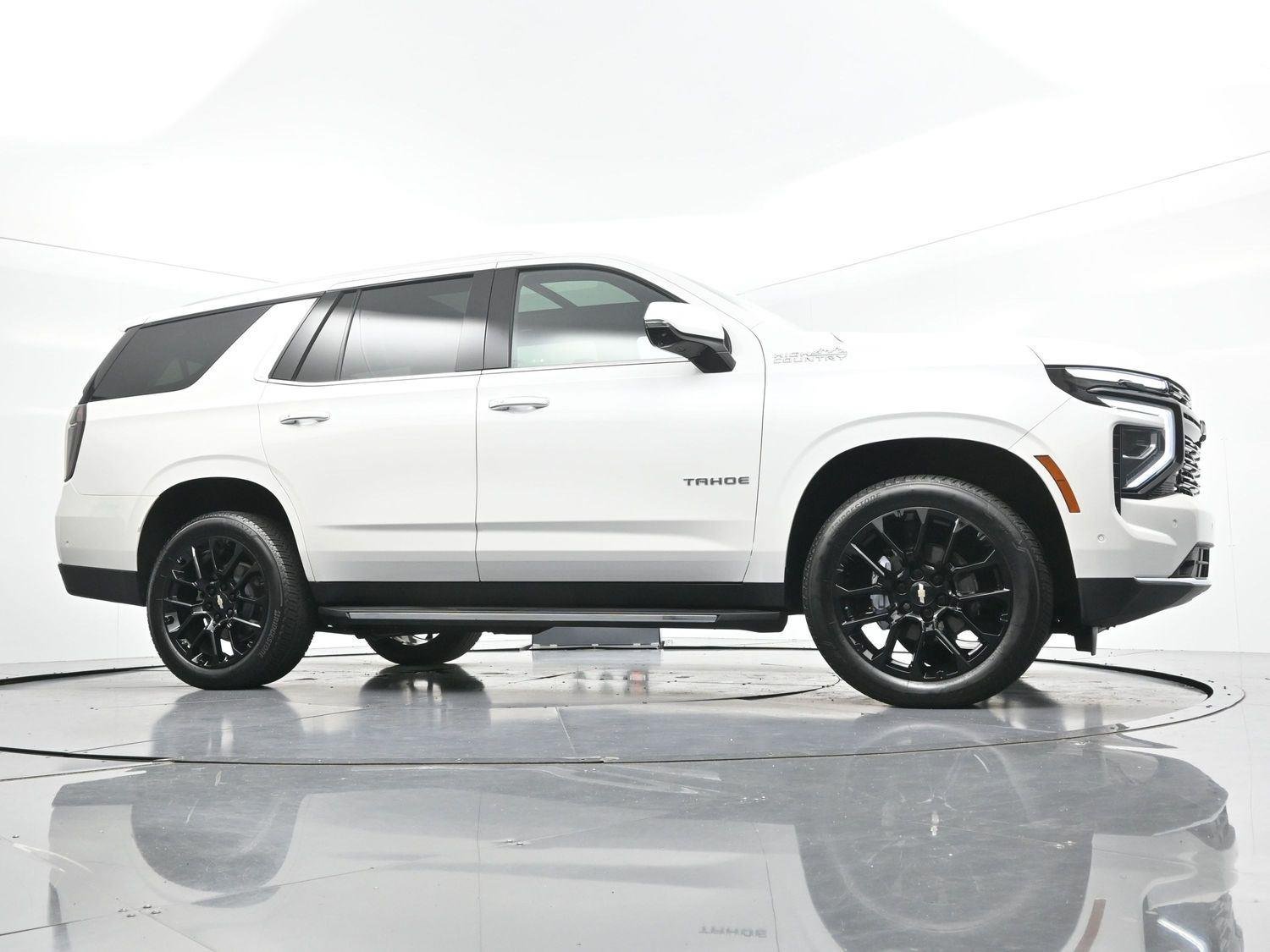 Used 2025 Iridescent Pearl Tricoat Chevrolet High Country image 43