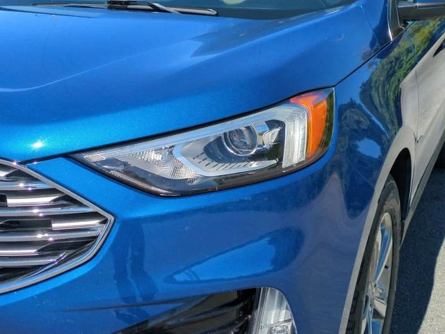 Used 2020 Blue Ford SEL image 9