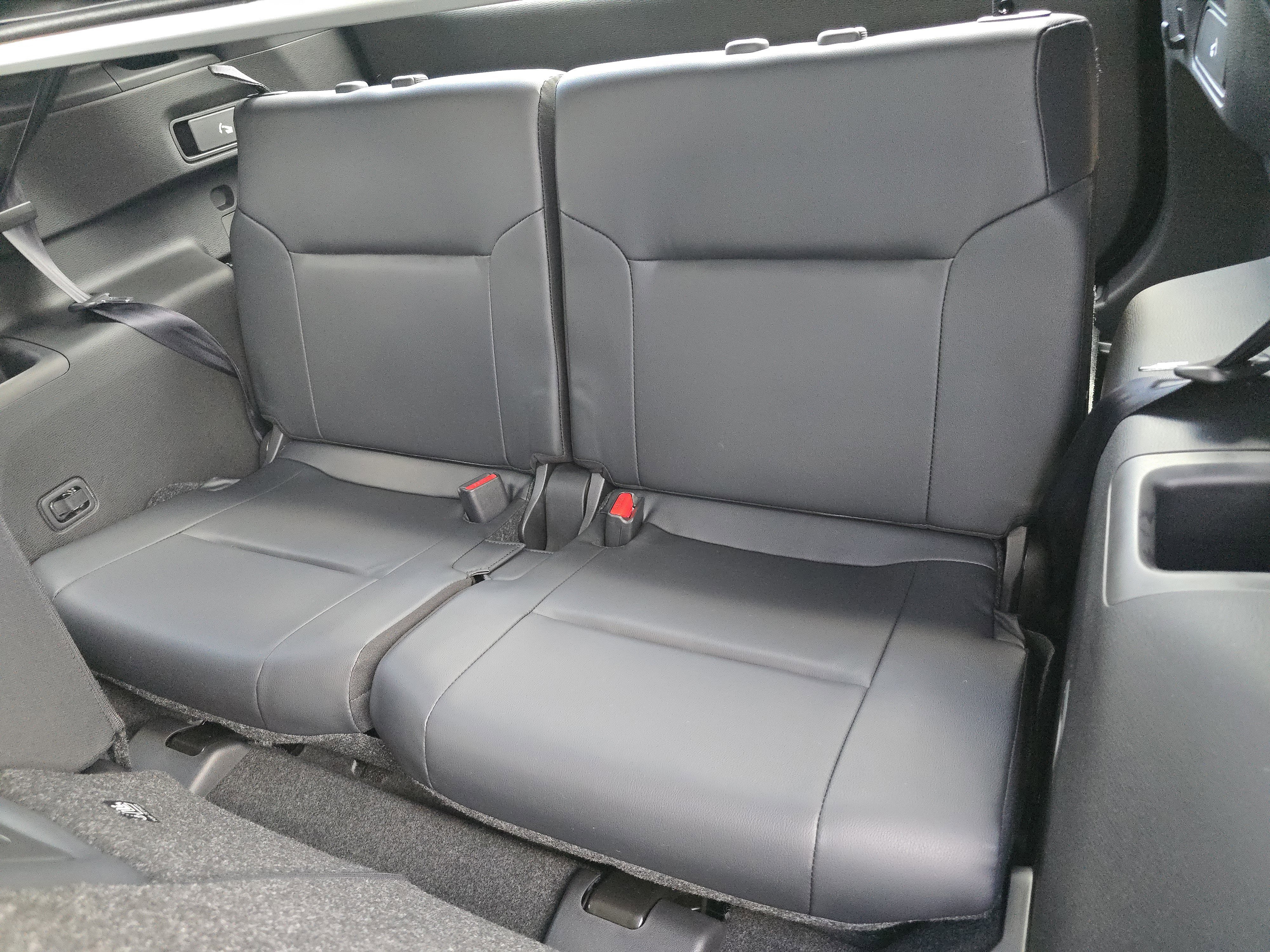 New 2025 Graphite Gray Mitsubishi SEL image 11